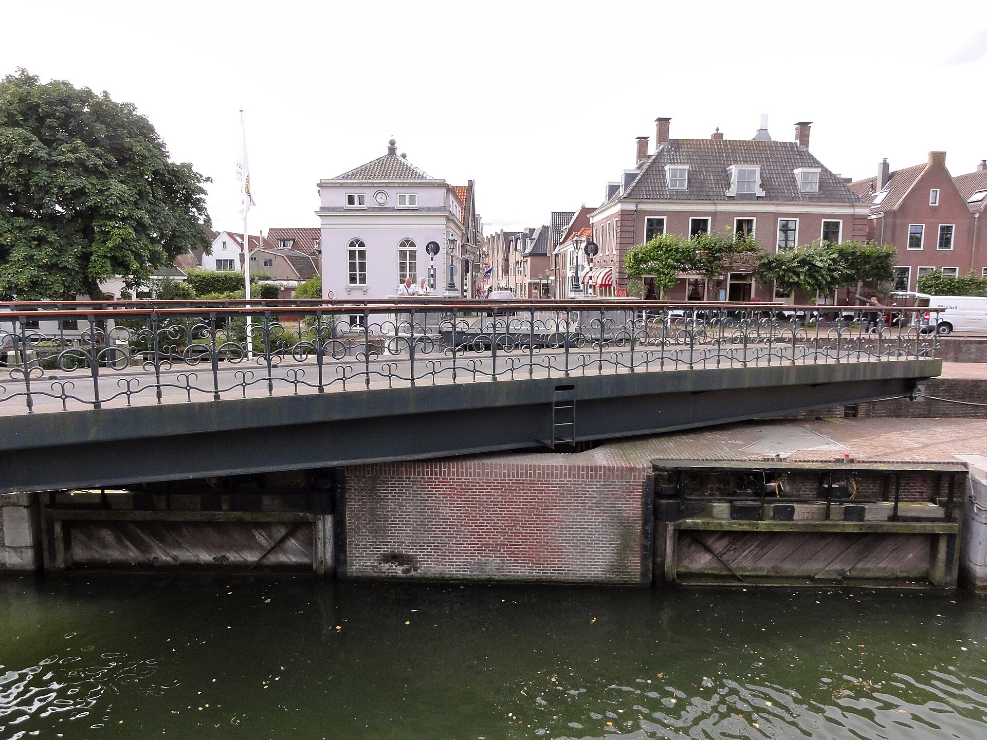 Brug bij de Groote Zeesluis in Muiden